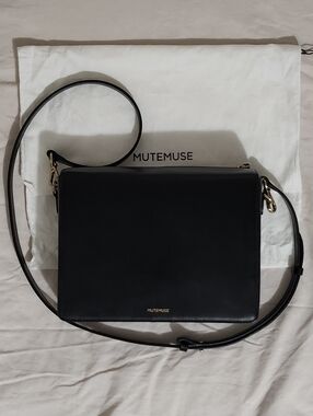 MuteMuse Amuse Black Bag